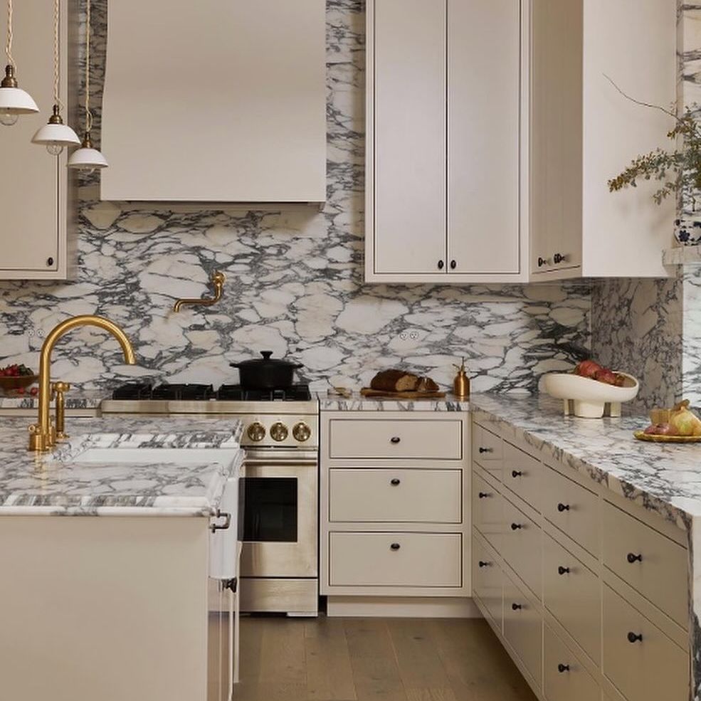 black and white marble backsplash
