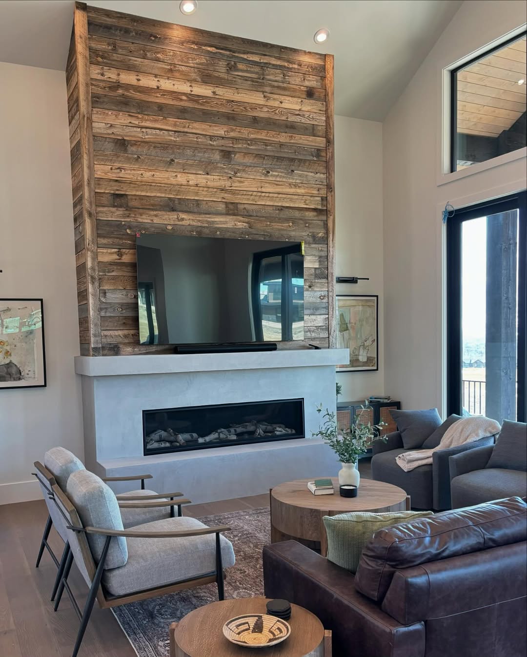 Modern Lodge