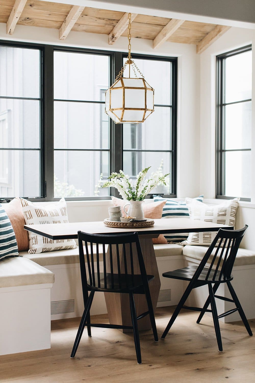 Add Wood to the Ceiling to Create a Kitchen Nook with Extra Hygge